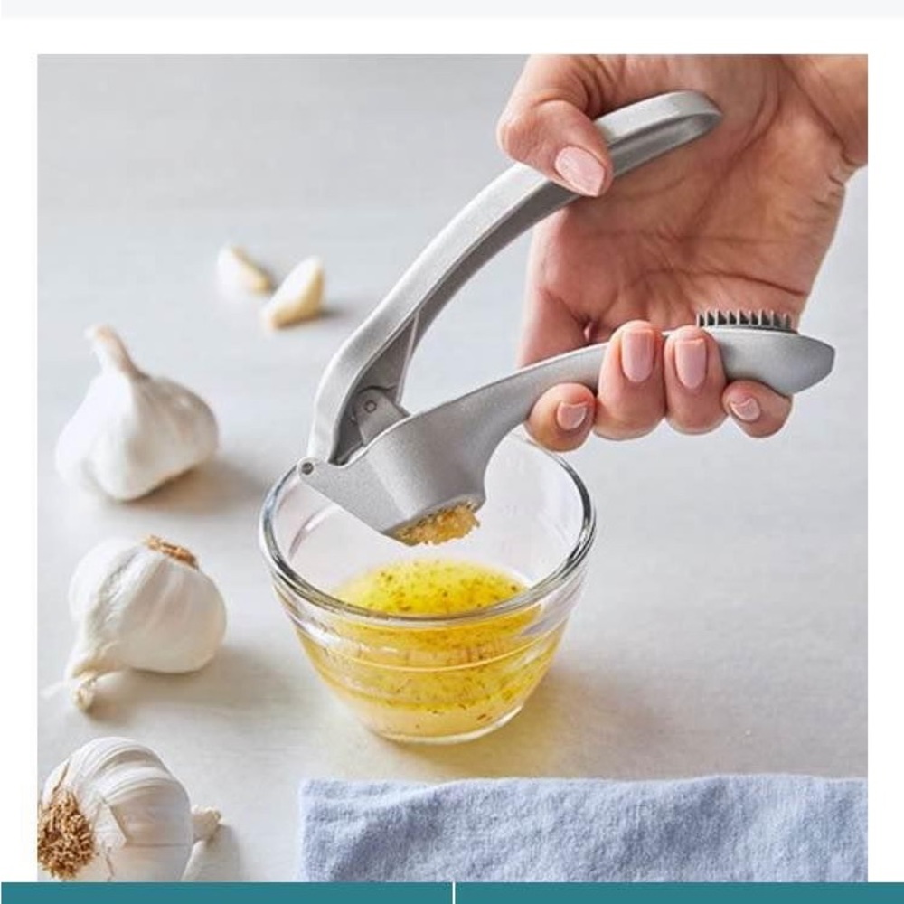 Pampered chef Garlic Press
